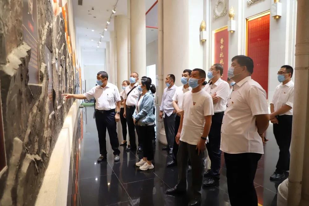 錘煉黨性踐初心 獻禮建黨99周年 —長田實業(yè)黨支部開展系列慶?；顒?/></p><p style=