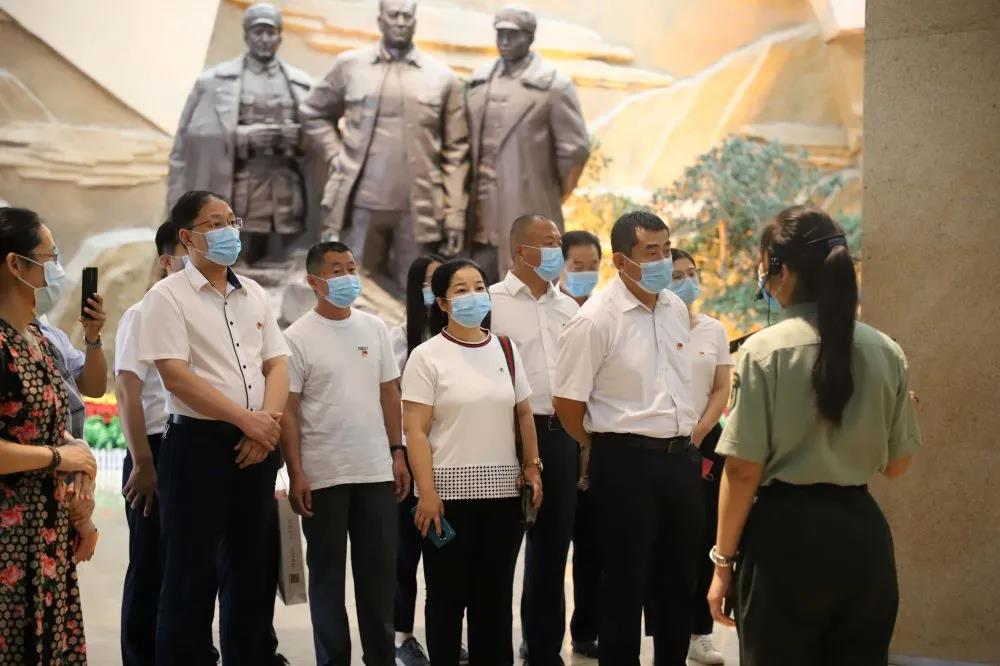 錘煉黨性踐初心 獻禮建黨99周年 —長田實業(yè)黨支部開展系列慶?；顒?/></p><p style=