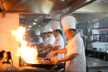 【長(zhǎng)田動(dòng)態(tài)】盛世龍華轉(zhuǎn)運(yùn)1000余件物資，圓滿(mǎn)完成300余人參加的企業(yè)定制主題宴會(huì)