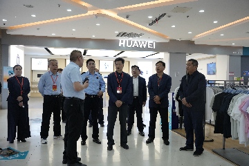 【長(zhǎng)田動(dòng)態(tài)】區(qū)人大常委會(huì)執(zhí)法檢查組蒞臨華百?gòu)V場(chǎng)檢查指導(dǎo)